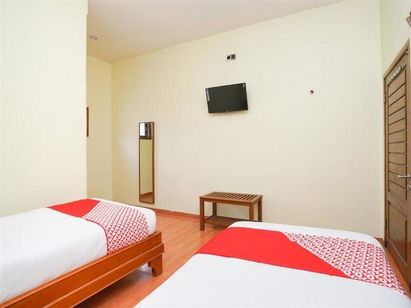 Hotel Bumi Bermi Permai Near Bermi Eco Park Mitra Reddoorz Probolinggo Dış mekan fotoğraf