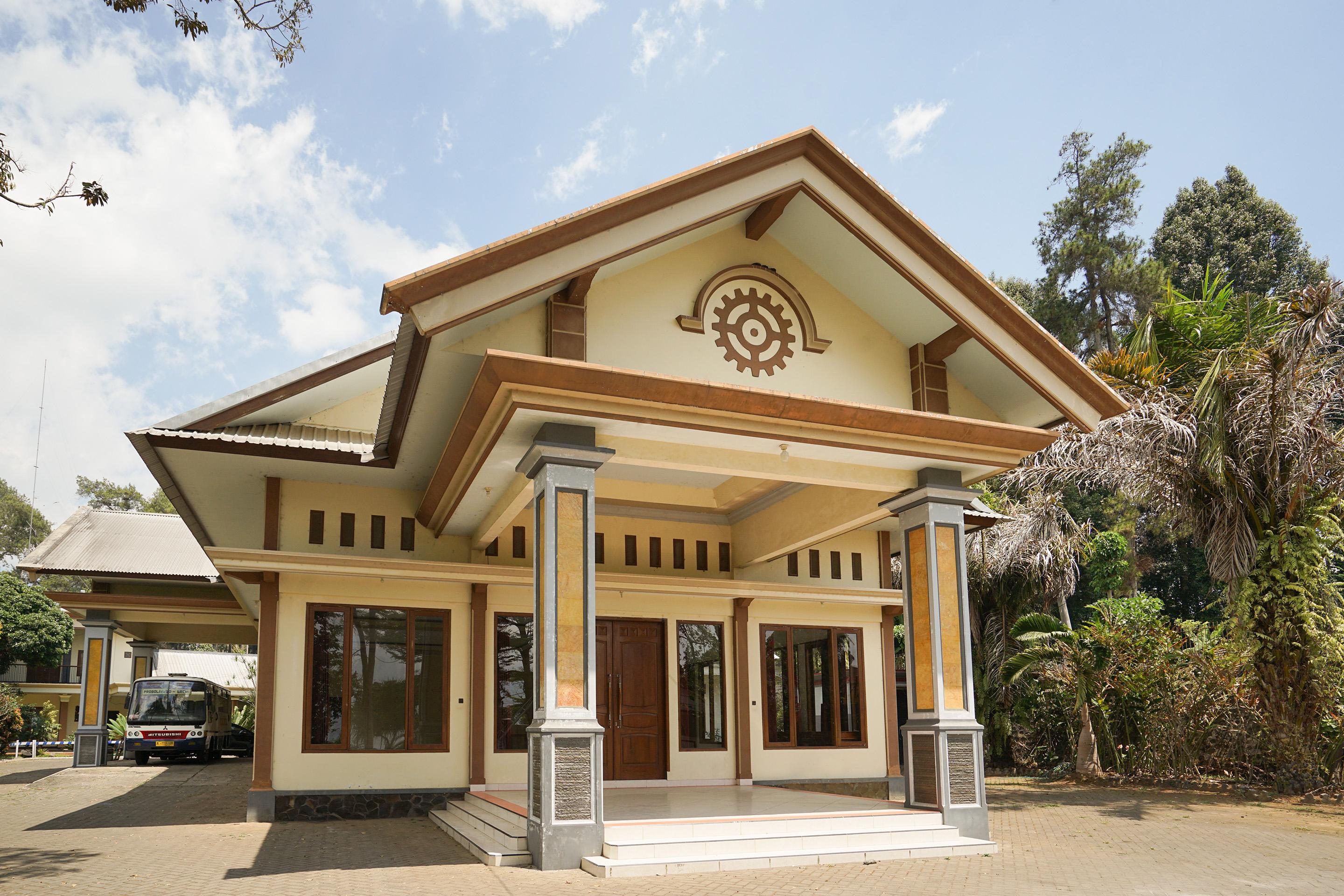 Hotel Bumi Bermi Permai Near Bermi Eco Park Mitra Reddoorz Probolinggo Dış mekan fotoğraf