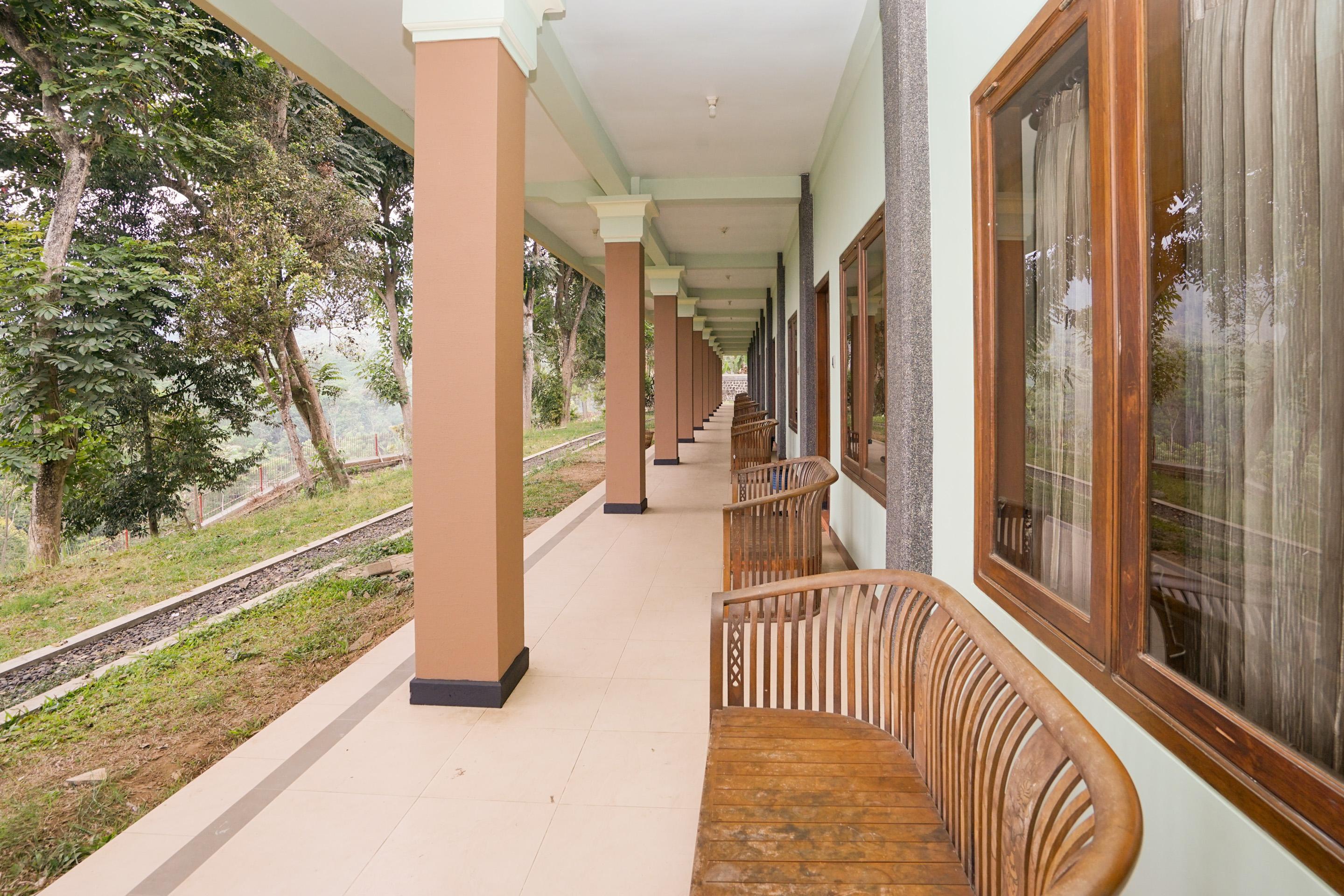 Hotel Bumi Bermi Permai Near Bermi Eco Park Mitra Reddoorz Probolinggo Dış mekan fotoğraf
