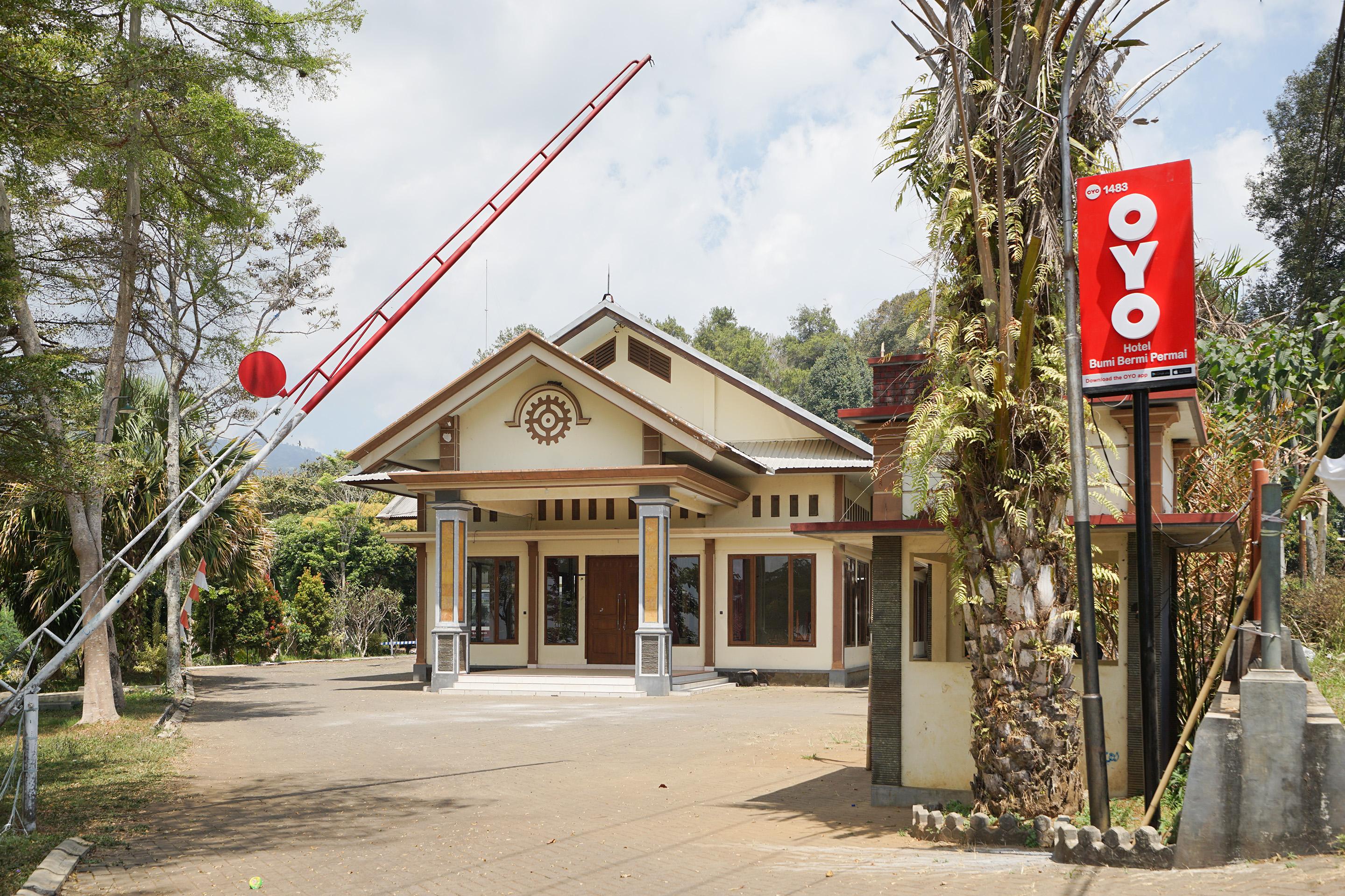 Hotel Bumi Bermi Permai Near Bermi Eco Park Mitra Reddoorz Probolinggo Dış mekan fotoğraf